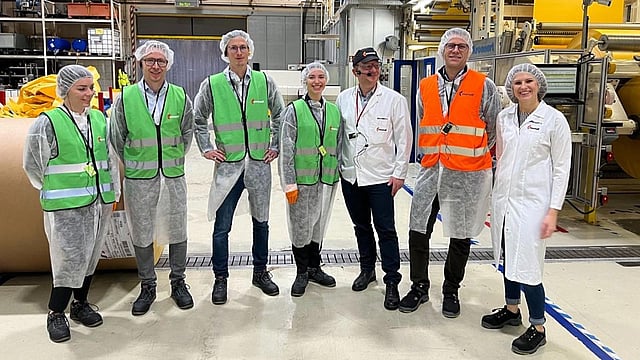 Group photo of Mondi colleagues in a plant
